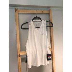 Women’s Nike Workout Tank •NEW•